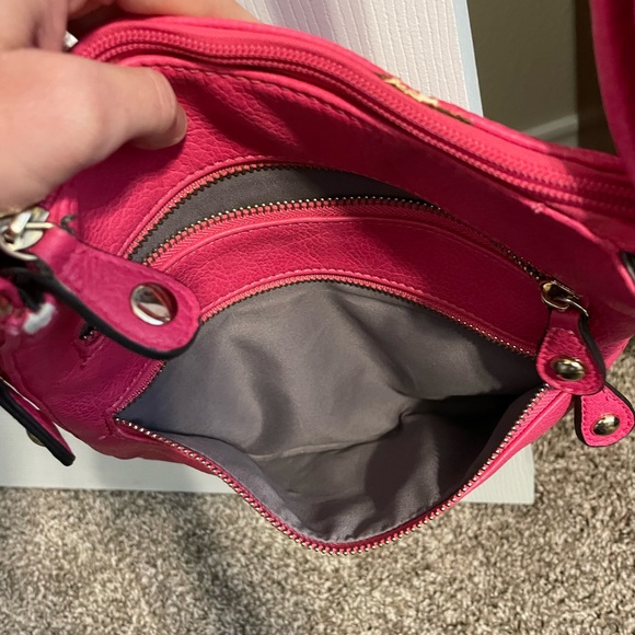 Bright Pink Crossbody Purse with Gold Accents. - Picture 11 of 12